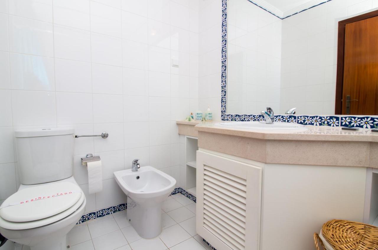Family Apartment - Pool And Garden & Playground & Beach & Αλμπουφέιρα Εξωτερικό φωτογραφία