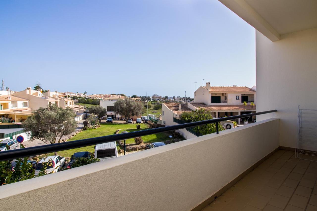 Family Apartment - Pool And Garden & Playground & Beach & Αλμπουφέιρα Εξωτερικό φωτογραφία