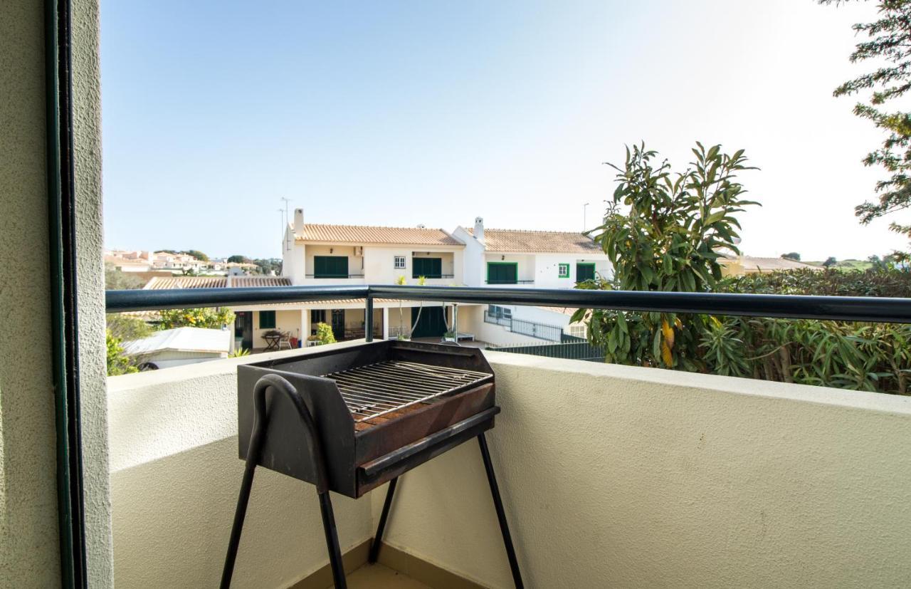 Family Apartment - Pool And Garden & Playground & Beach & Αλμπουφέιρα Εξωτερικό φωτογραφία