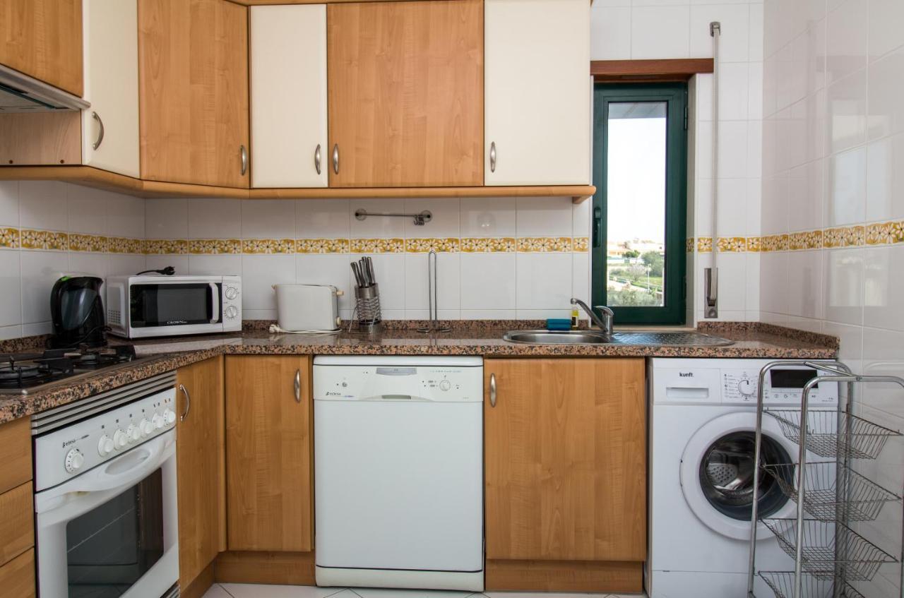 Family Apartment - Pool And Garden & Playground & Beach & Αλμπουφέιρα Εξωτερικό φωτογραφία