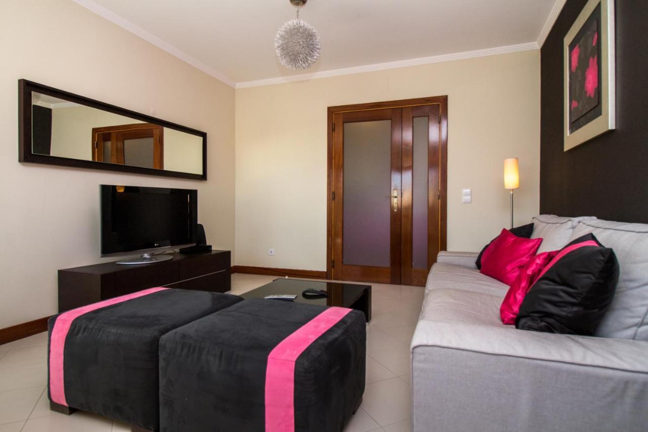 Family Apartment - Pool And Garden & Playground & Beach & Αλμπουφέιρα Εξωτερικό φωτογραφία