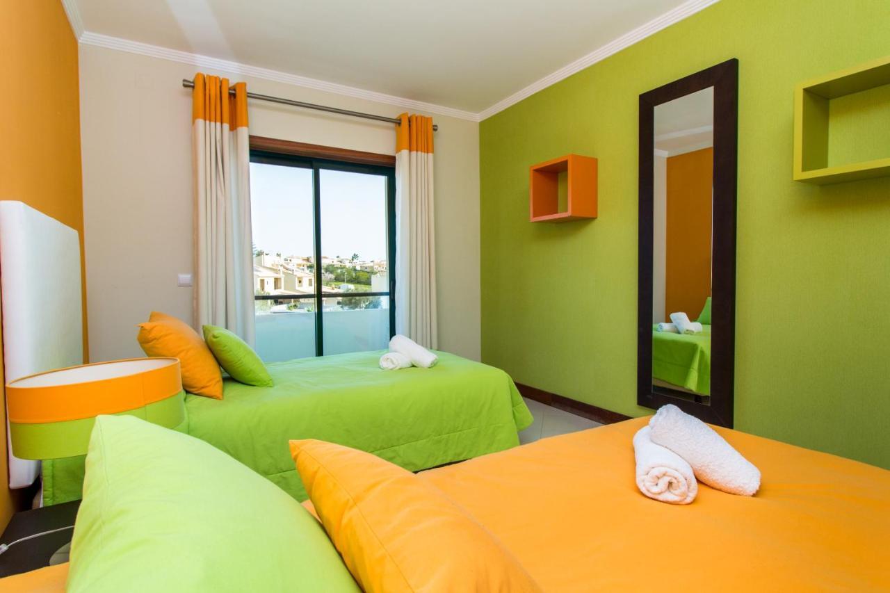 Family Apartment - Pool And Garden & Playground & Beach & Αλμπουφέιρα Εξωτερικό φωτογραφία