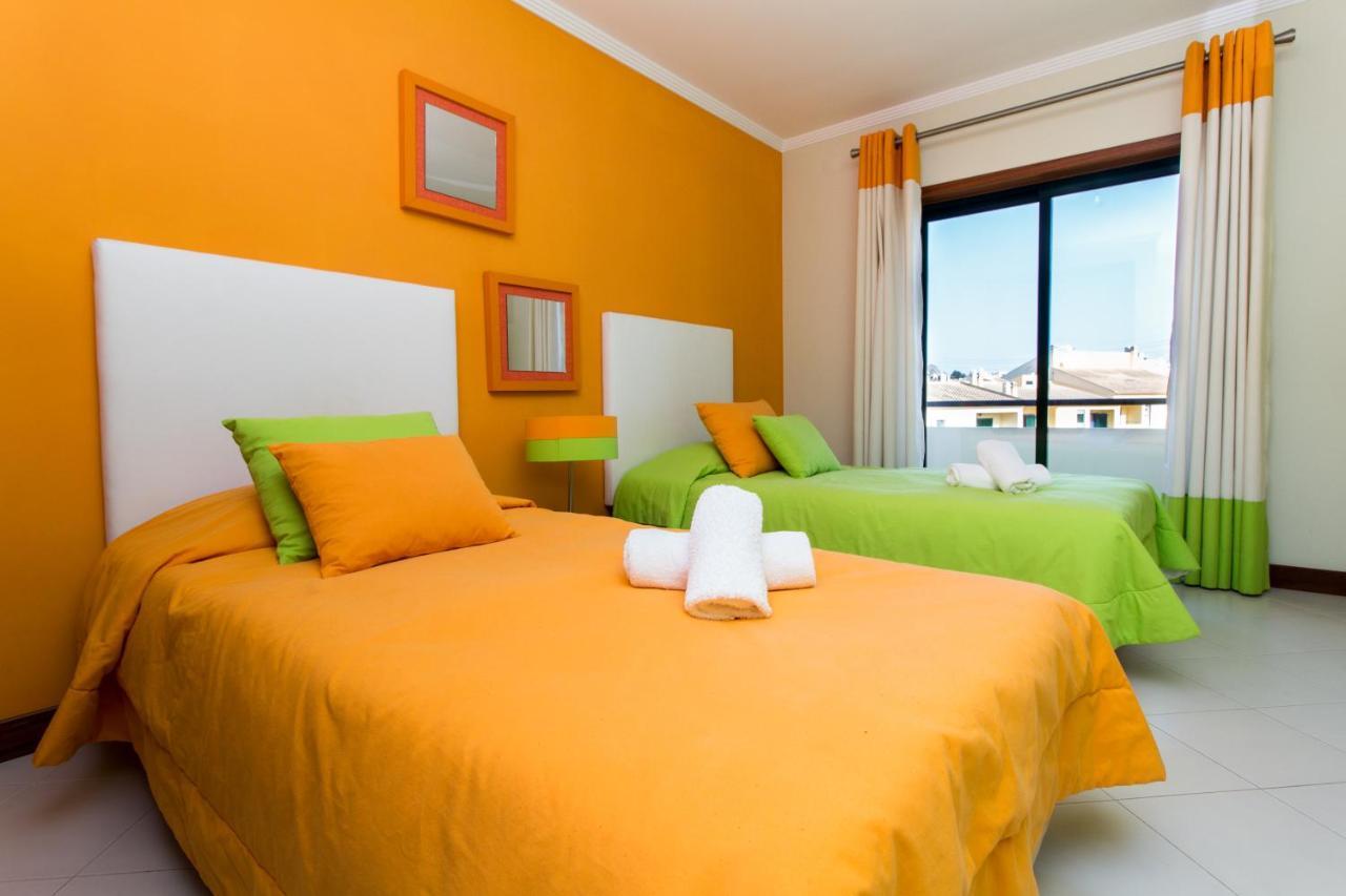 Family Apartment - Pool And Garden & Playground & Beach & Αλμπουφέιρα Εξωτερικό φωτογραφία