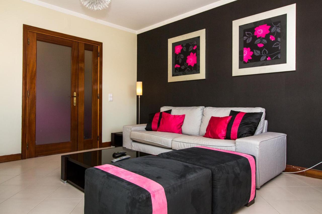 Family Apartment - Pool And Garden & Playground & Beach & Αλμπουφέιρα Εξωτερικό φωτογραφία