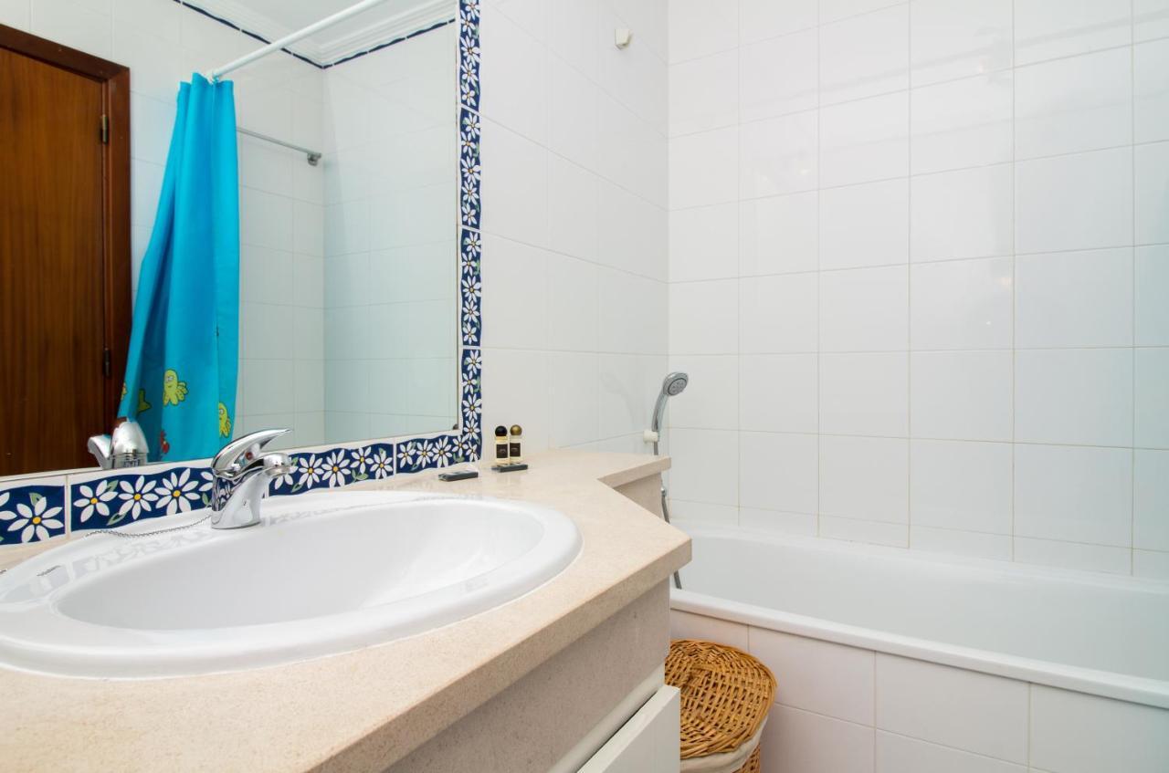 Family Apartment - Pool And Garden & Playground & Beach & Αλμπουφέιρα Εξωτερικό φωτογραφία