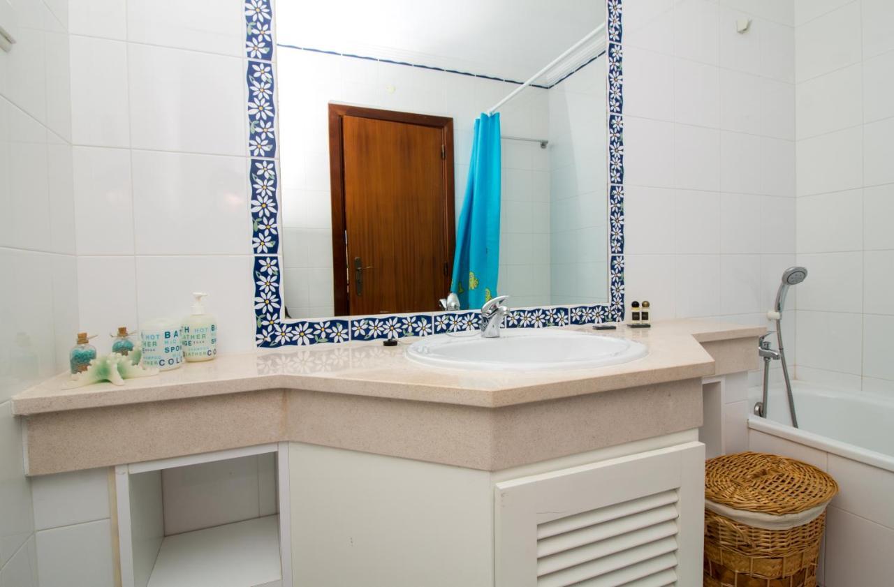 Family Apartment - Pool And Garden & Playground & Beach & Αλμπουφέιρα Εξωτερικό φωτογραφία