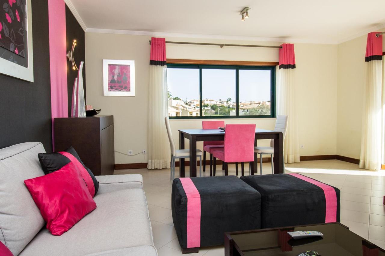 Family Apartment - Pool And Garden & Playground & Beach & Αλμπουφέιρα Εξωτερικό φωτογραφία