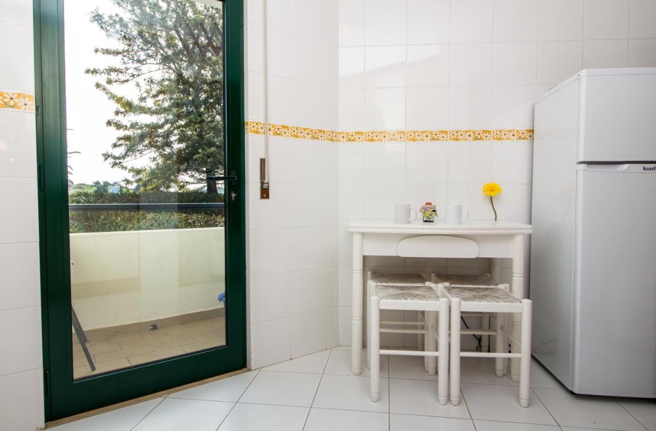 Family Apartment - Pool And Garden & Playground & Beach & Αλμπουφέιρα Εξωτερικό φωτογραφία