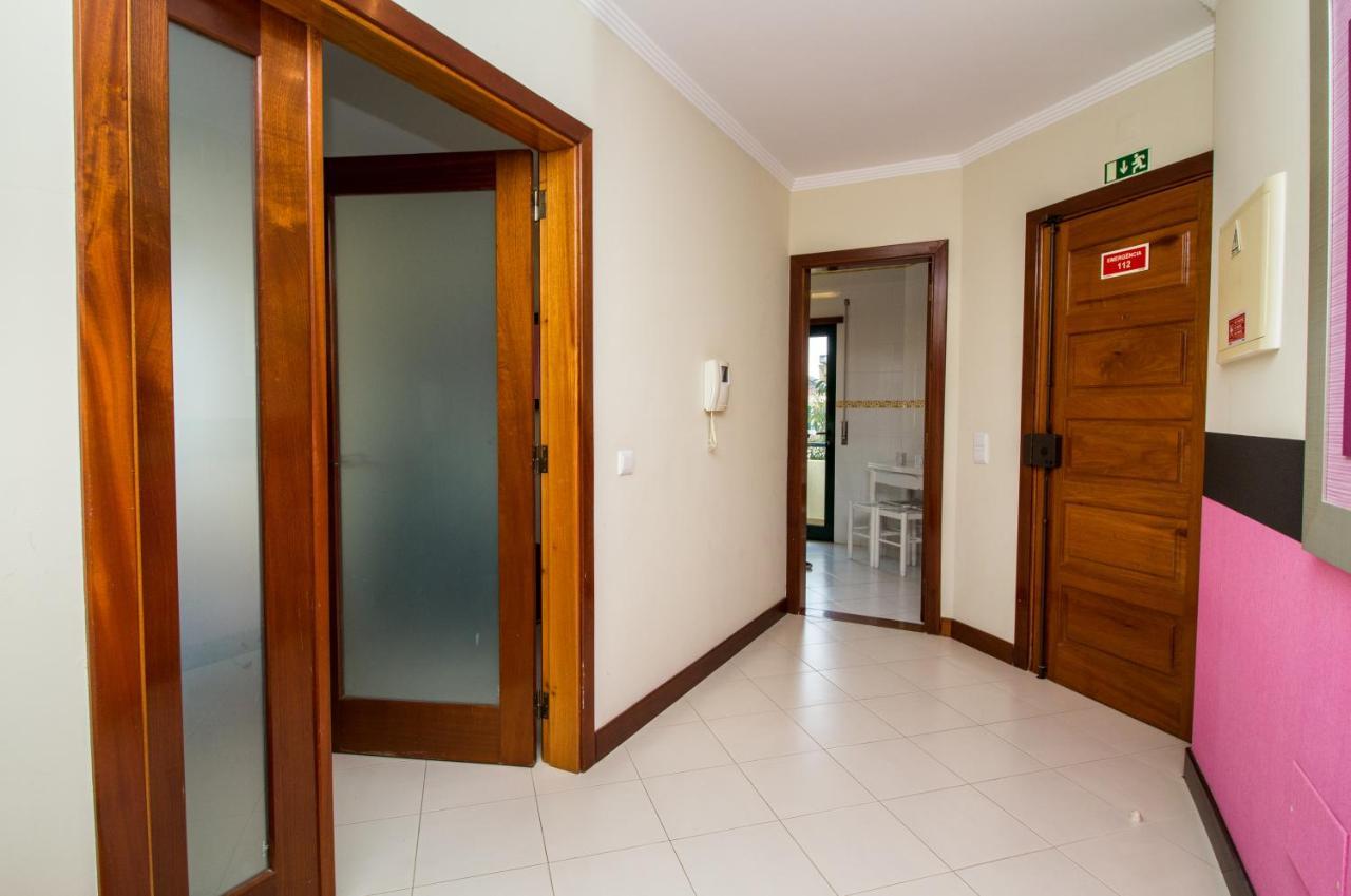 Family Apartment - Pool And Garden & Playground & Beach & Αλμπουφέιρα Εξωτερικό φωτογραφία