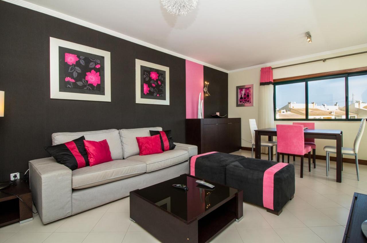 Family Apartment - Pool And Garden & Playground & Beach & Αλμπουφέιρα Εξωτερικό φωτογραφία