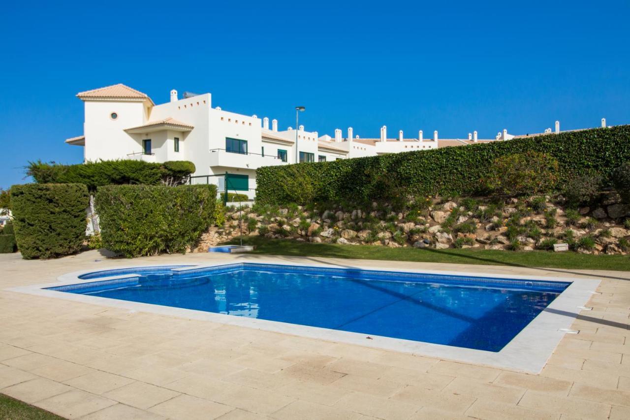 Family Apartment - Pool And Garden & Playground & Beach & Αλμπουφέιρα Εξωτερικό φωτογραφία