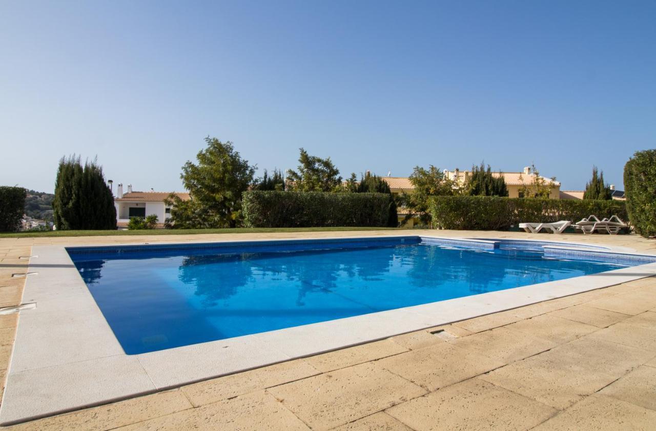 Family Apartment - Pool And Garden & Playground & Beach & Αλμπουφέιρα Εξωτερικό φωτογραφία